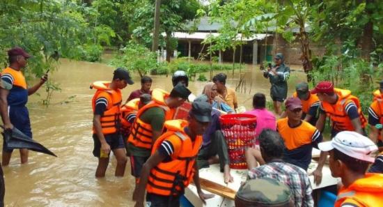 Army Mobilizes 20,500 Troops, Rescues Thousands